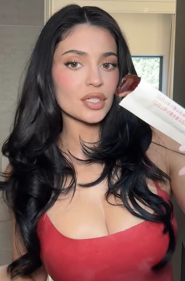 Critics Accuse Kylie Jenner of Promoting ‘Laxative’ Product to Impressionable Young Followers